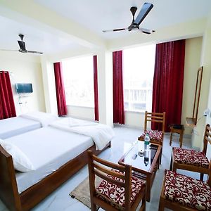 Rishika Guest House And Banquet